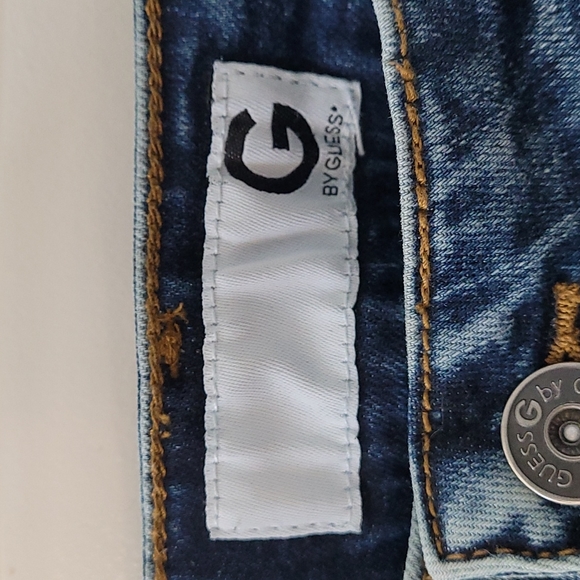 90s style Guess women's jeans shorts size 8 - Picture 2 of 4